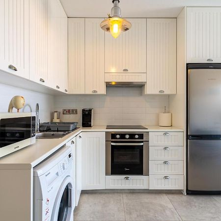 Seawaves 1- Bedroom Apartment Near Meneou Beach 라르나카 외부 사진