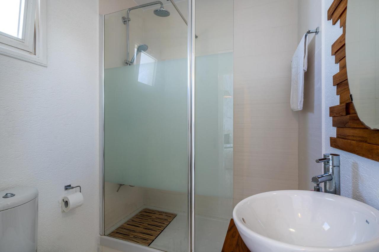 Seawaves 1- Bedroom Apartment Near Meneou Beach 라르나카 외부 사진